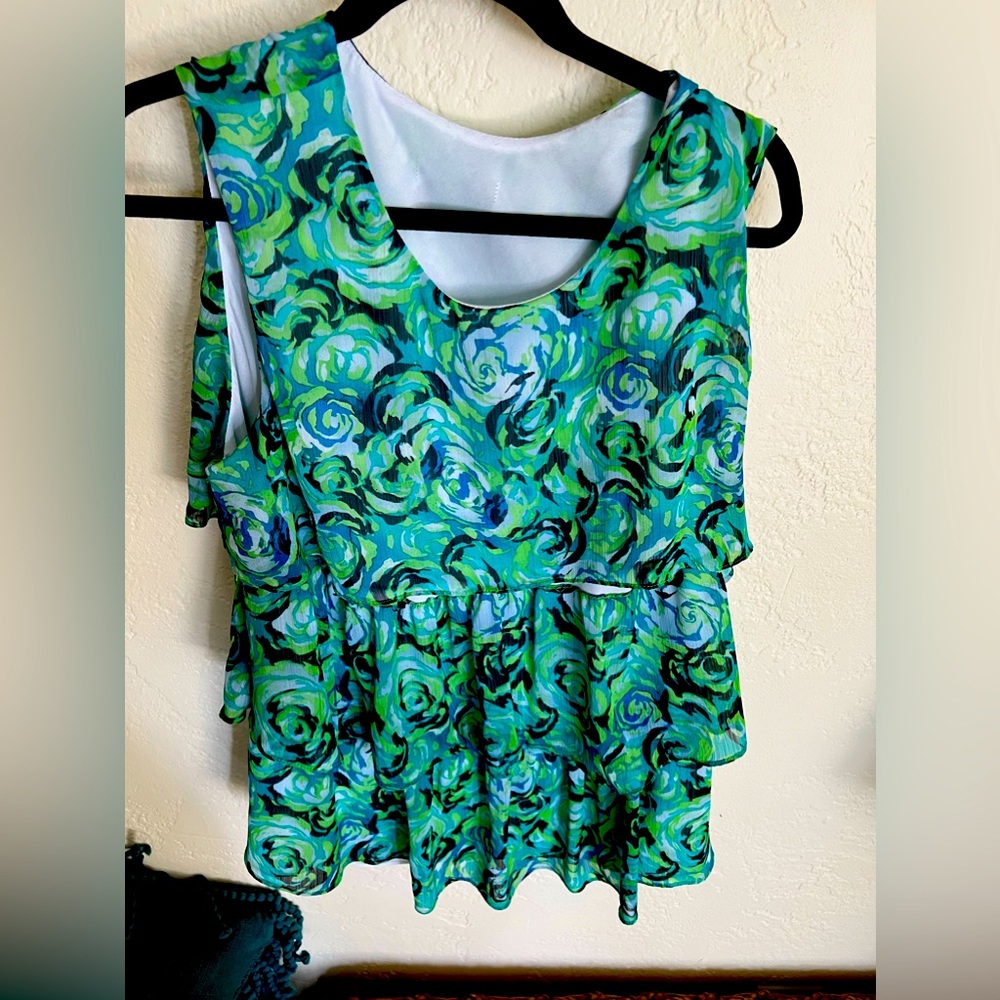 Xtra large No tag like new Summer Ruffle Floral Blouse